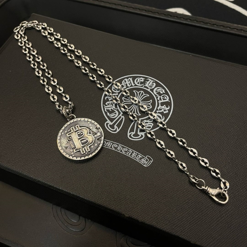 Ch*0me He**ts necklaces